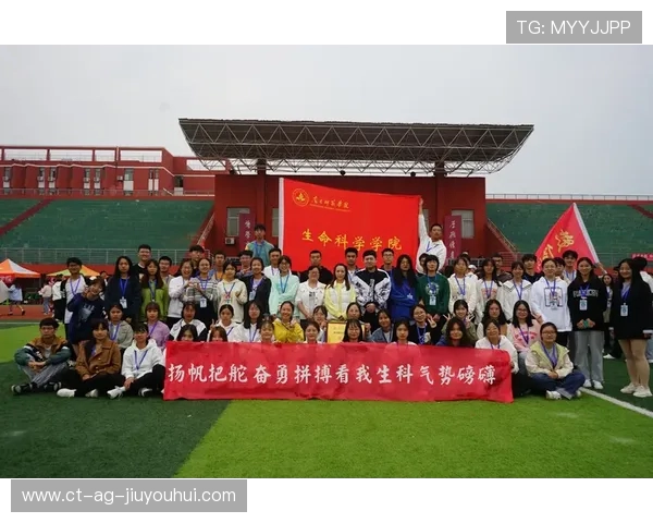 扬中外国语中学校园足球队奋勇拼搏谱写青春荣耀新篇章征程记